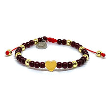 Cargar imagen en el visor de la galería, OCHRANA pulsera ajustable de cristal rojo, hematita dorada y dije de corazón de acero de 4mm
