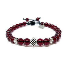 Cargar imagen en el visor de la galería, OCHRANA Pulsera ajustable de cristal rojo y plata tibetana y nudo chino de 6mm
