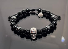 Cargar imagen en el visor de la galería, OCHRANA Pulsera ajustable de ágata negra con hematita y calavera de acero de 8mm
