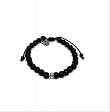 Cargar imagen en el visor de la galería, OCHRANA Pulsera ajustable de ágata negra mate de 6mm con plata tibetana
