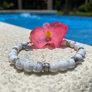 OCHRANA Pulsera ajustable de piedra de howlita blanca de 6mm con plata tibetana