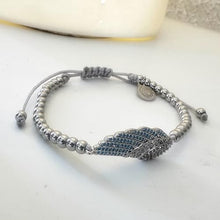 Cargar imagen en el visor de la galería, OCHRANA Pulsera ajustable de acero inoxidable con dije de ala de angel con zirconia de 4mm
