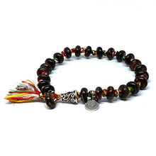 Cargar imagen en el visor de la galería, Ochrana Pulsera Budista de 18 cm de cascara de Coco con Hilo de Colores de 8mm
