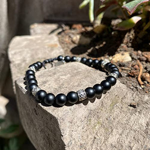 OCHRANA Pulsera ajustable de ágata negra con plata tibetana de 6mm