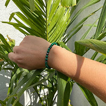 Cargar imagen en el visor de la galería, OCHRANA Pulsera ajustable de malaquita verde y hematita de 6mm
