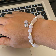 Cargar imagen en el visor de la galería, Pulsera de 18 cm con Cuarzo Rosa Mate, hematita Plateada y Dije de Corazon de 8mm - Ochrana México
