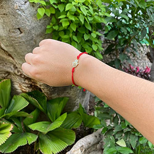 OCHRANA Pulsera ajustable de macramé roja con dije de mano de Fatima dorada de acero con zirconia