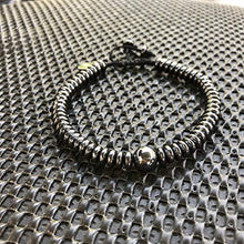 Cargar imagen en el visor de la galería, Ochrana Pulsera Ajustable de hematita de 6mm - Ochrana México
